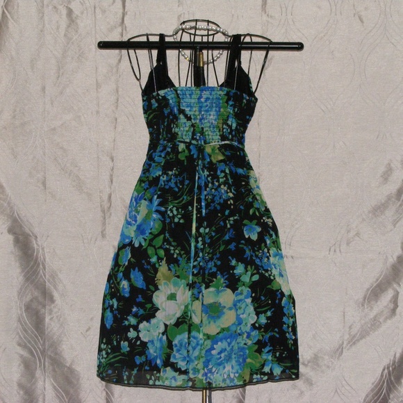 Forever 21 Lovely Flora Flare Dress Size S EUC - Picture 6 of 8